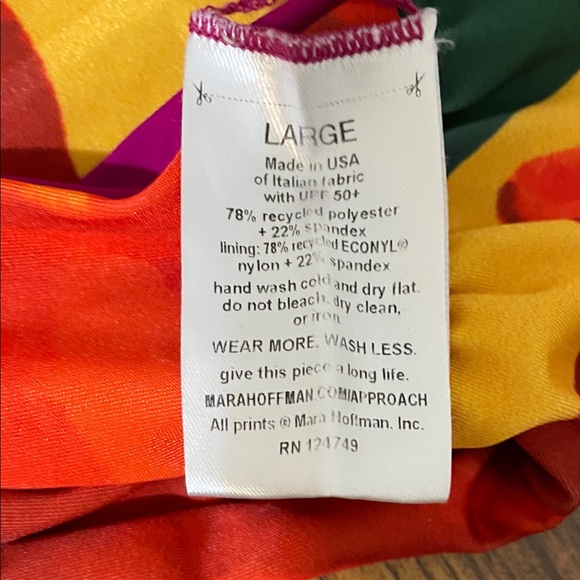 Colorful LadiesSwimwear Set - Picture 4 of 4